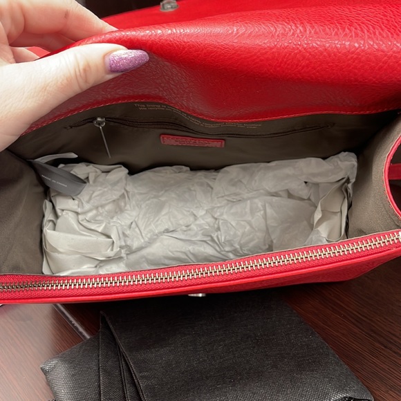 ❤️BEAUTIFUL ❤️Matt & Nat backpack/purse! straps, dust bag included❤️ - Picture 5 of 8